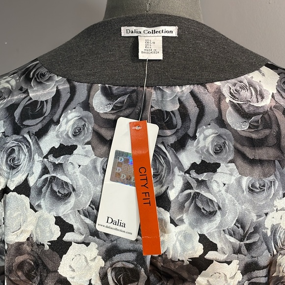 Dalia size large grey blazer NWT classic capsule piece great for workwear - Picture 10 of 17